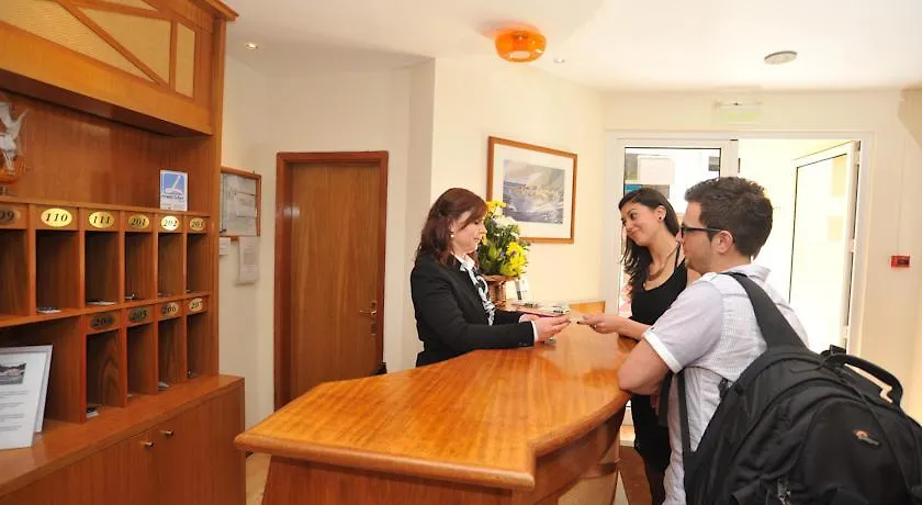 Hotel Salgueiro Porto Moniz